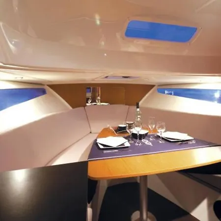 Båthotell Nuit Sur Un Bateau A Giens
