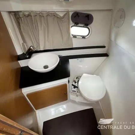Nuit Sur Un Bateau A Giens Båthotell